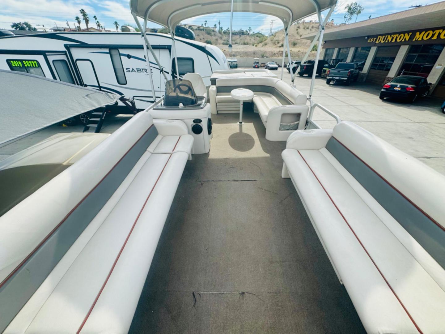 2006 White Crestliner 2485 Sport LX , located at 2190 Hwy 95, Bullhead City, AZ, 86442, (928) 704-0060, 0.000000, 0.000000 - On consignment. 2006 Crestliner 24 ft. 115 four stroke engine. good bimini top. stereo. newer speakers. new batteries. has pop up changing room Full boat cover. free and clear title and boat title. - Photo#14